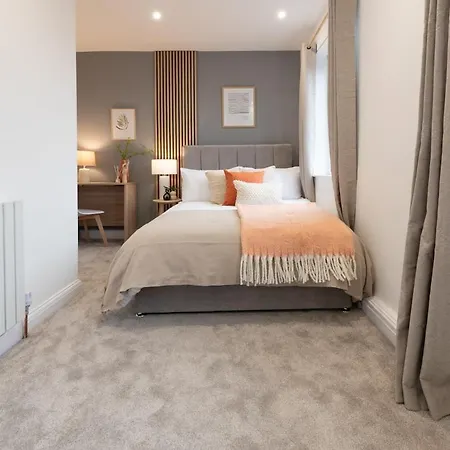 Modern 2br Parking And Work Area Ns Apartment Leeds (West Yorkshire)