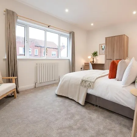Apartment Modern 2br Parking And Work Area Ns Leeds (West Yorkshire)