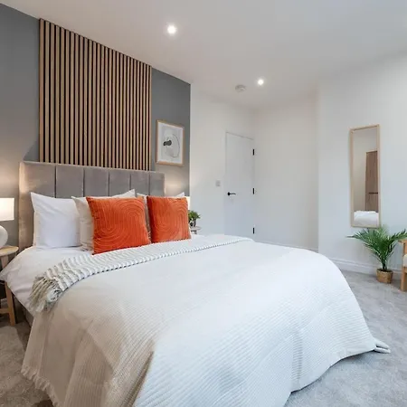 Apartment Modern 2br Parking And Work Area Ns