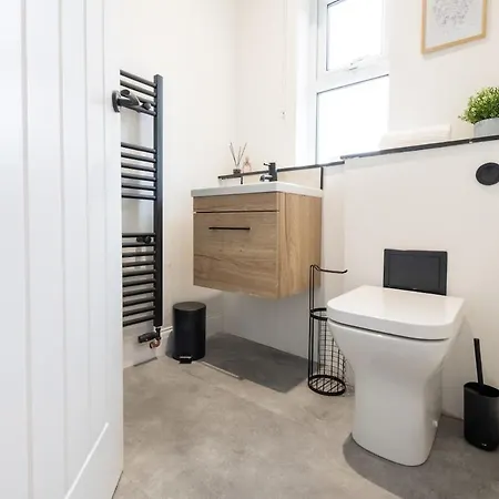Modern 2br Parking And Work Area Ns *