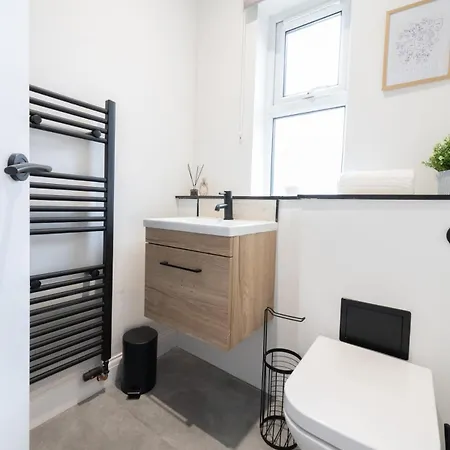 Modern 2br Parking And Work Area Ns 公寓 利兹