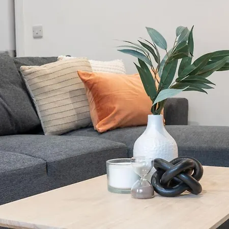 Modern 2br Parking And Work Area Ns 公寓 利兹