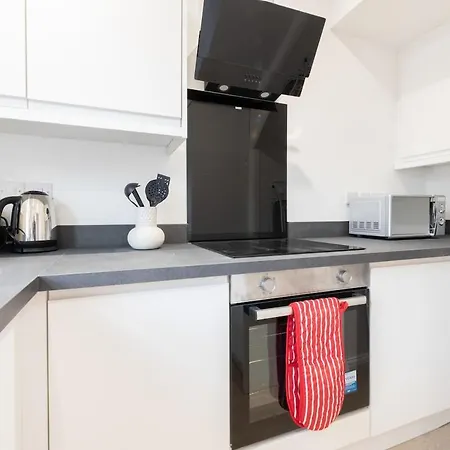 Modern 2br Parking And Work Area Ns *