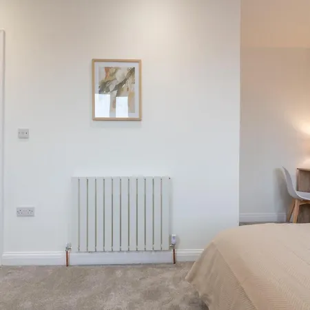 Modern 2br Parking And Work Area Ns 公寓 *