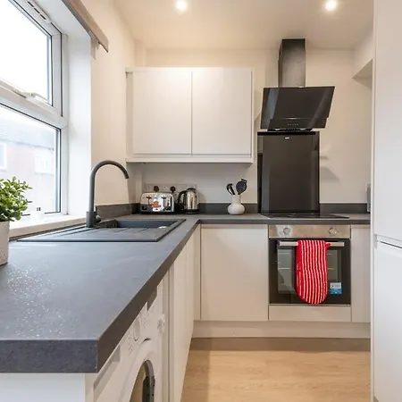 Apartment Modern 2br Parking And Work Area Ns *