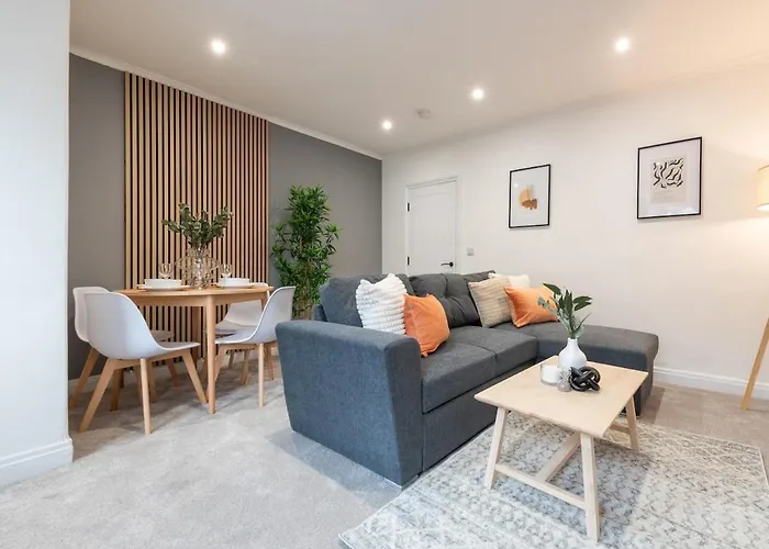 Modern 2br Parking And Work Area Ns * 利兹