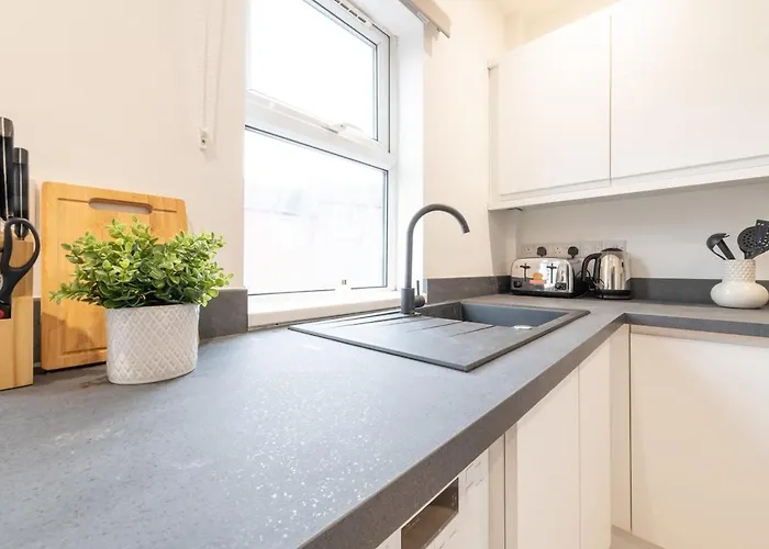 Modern 2br Parking And Work Area Ns *