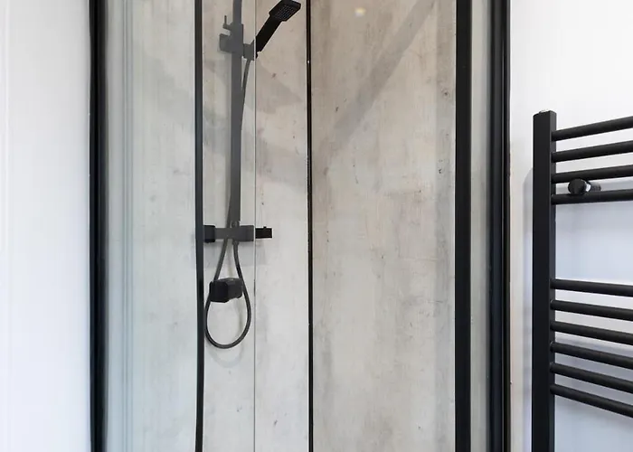 公寓 Modern 2br Parking And Work Area Ns *