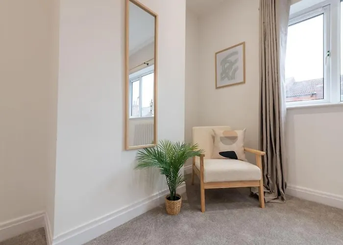 Modern 2br Parking And Work Area Ns * 利兹