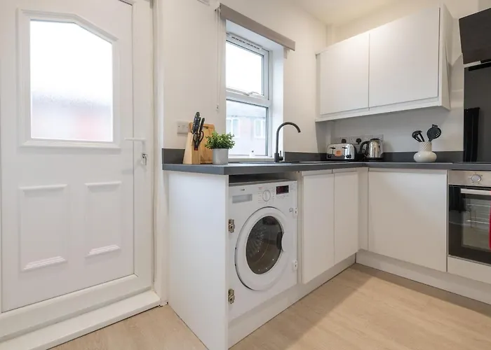 Modern 2br Parking And Work Area Ns 公寓