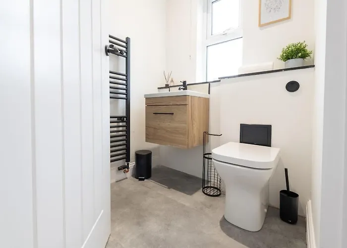 Modern 2br Parking And Work Area Ns *