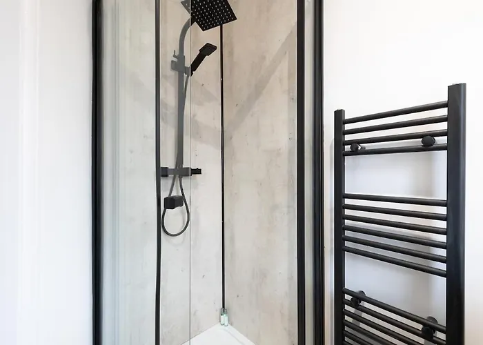 Modern 2br Parking And Work Area Ns